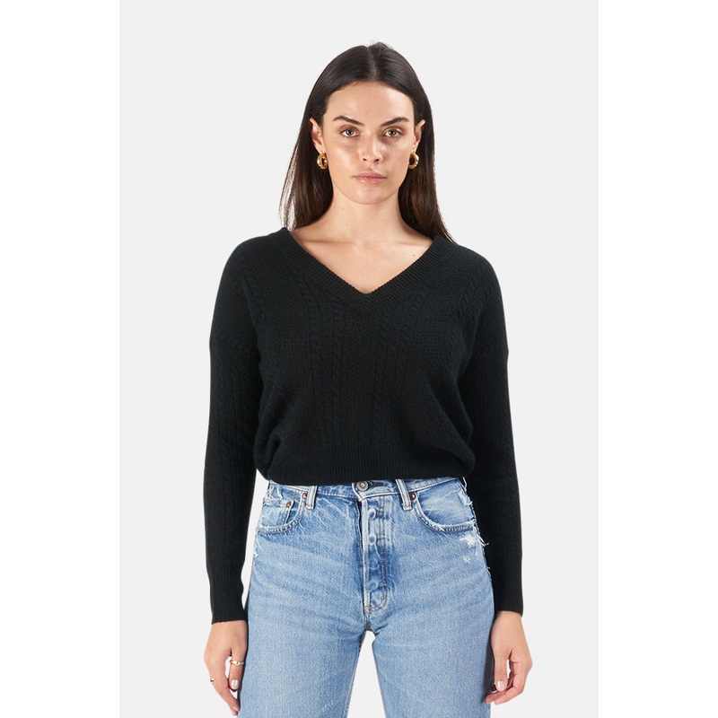 Cable Knit V-Neck Cashmere Sweater Black