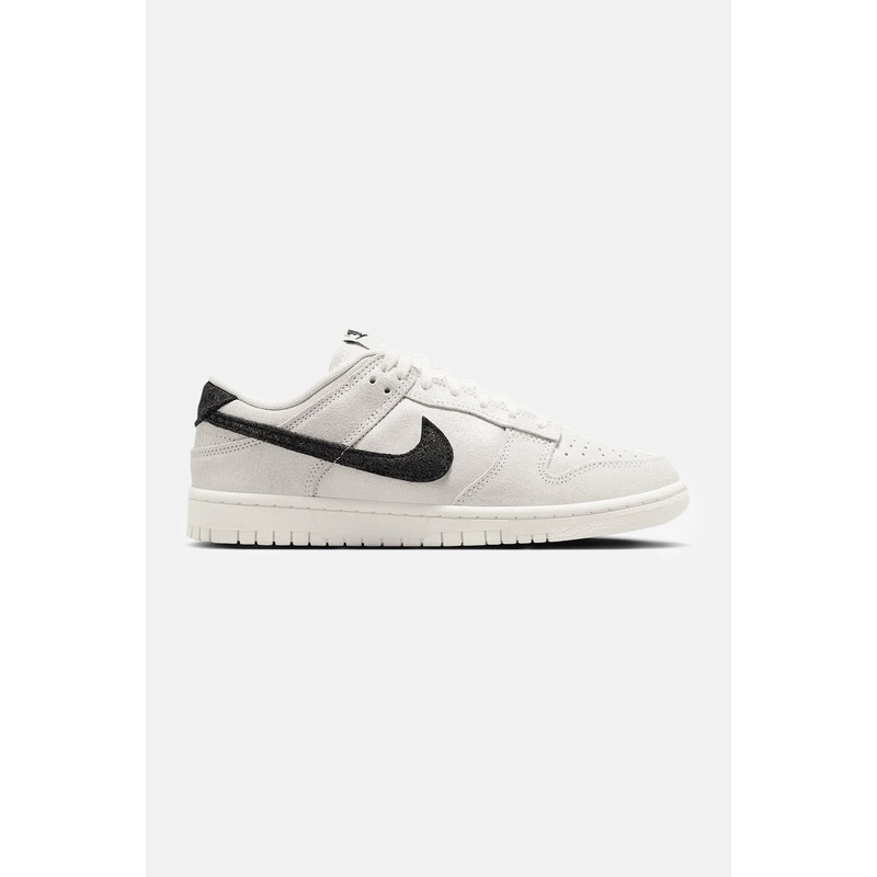 Women’s Dunk Low SE ‘White Glittery Suede’