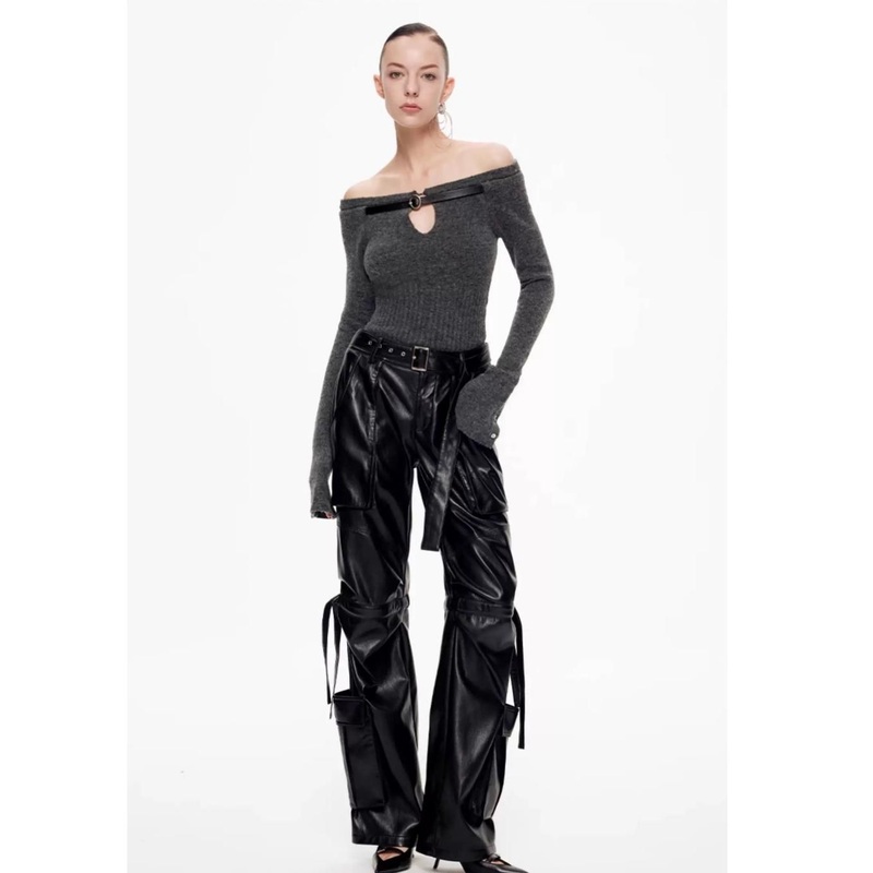 High Quality Customized Women Sexy Sweater Top Board Neckline Leather Closure Detail Sweater Pullover – Sweater and Womens Pullover Sweater price|Founded in 1997,Layois a comprehensive group company integrating the import and export busines
