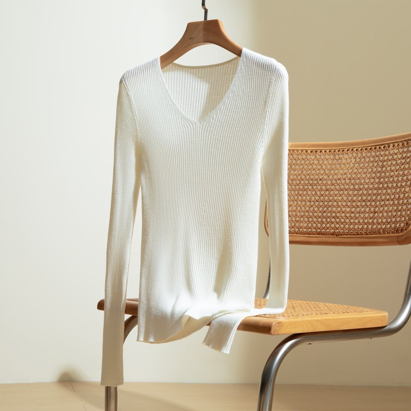 Womens Solid-Color V-Neck Essential: Merino Wool Pullover Sweater – Wool Sweater and Womens Sweater price